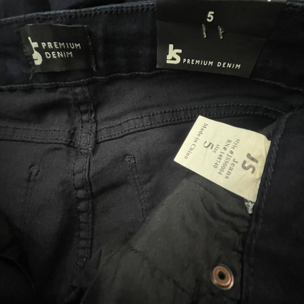 JS jeans size 5
Premium Denim - Picture 12 of 12